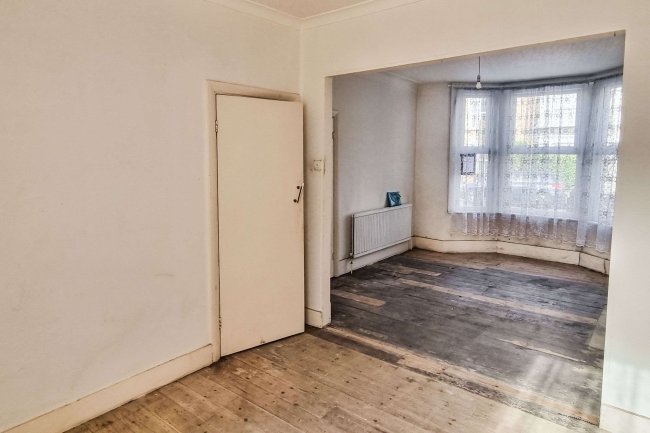 42 Greville Road, Walthamstow, London, E17 9HG 3