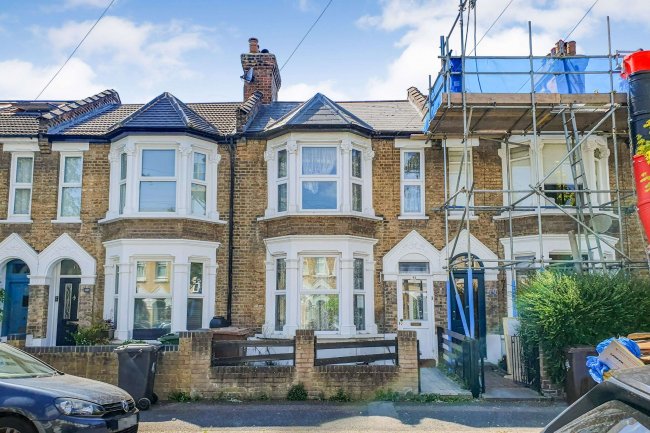 42 Greville Road, Walthamstow, London, E17 9HG 3