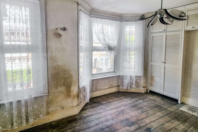 42 Greville Road, Walthamstow, London, E17 9HG 3