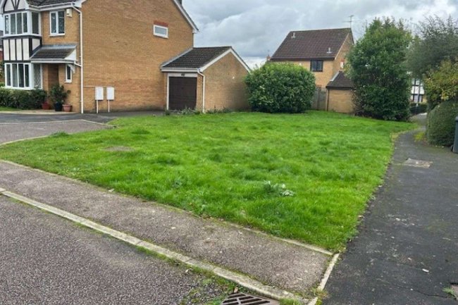 Land adjacent 2 Shackleton Way, Leavesden, Abbots Langley, WD5 0TJ 8