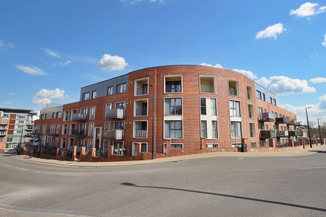 26 Suffield Lodge, Suffield Hill, High Wycombe, Buckinghamshire, HP11 2FR 3