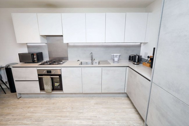 8 Suffield Lodge, Suffield Hill, High Wycombe, Buckinghamshire, HP11 2FR 2