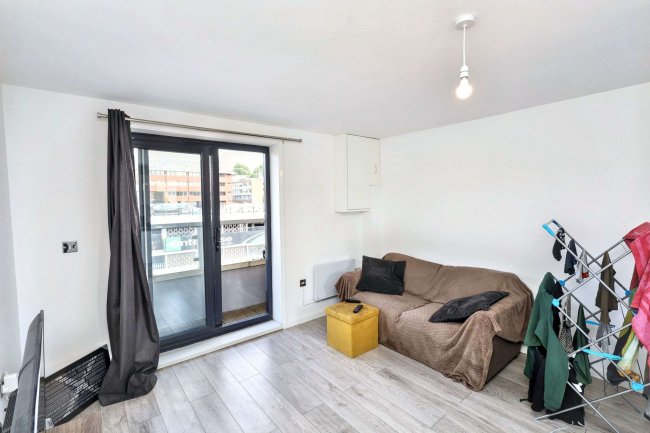 130-148A The Marlowes & Flats 1-8, 11-18, 18a - 18g, The Square, Hemel Hempstead HP1 1ER 2