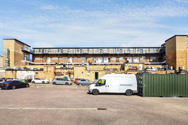 130-148A The Marlowes & Flats 1-8, 11-18, 18a - 18g, The Square, Hemel Hempstead HP1 1ER 2