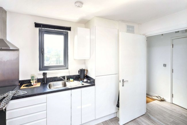 130-148A The Marlowes & Flats 1-8, 11-18, 18a - 18g, The Square, Hemel Hempstead HP1 1ER 2