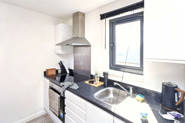 130-148A The Marlowes & Flats 1-8, 11-18, 18a - 18g, The Square, Hemel Hempstead HP1 1ER 2