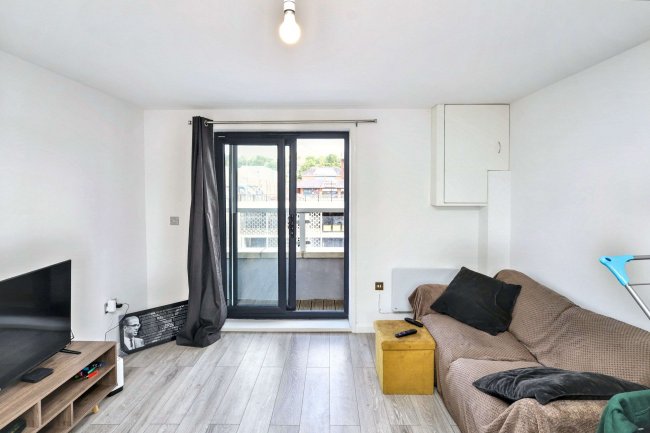 130-148A The Marlowes & Flats 1-8, 11-18, 18a - 18g, The Square, Hemel Hempstead HP1 1ER 2