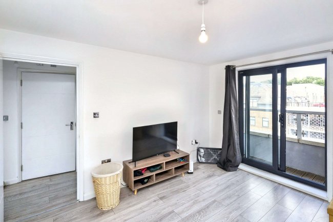 130-148A The Marlowes & Flats 1-8, 11-18, 18a - 18g, The Square, Hemel Hempstead HP1 1ER 2