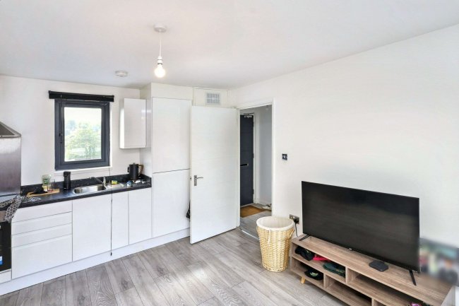 130-148A The Marlowes & Flats 1-8, 11-18, 18a - 18g, The Square, Hemel Hempstead HP1 1ER 2