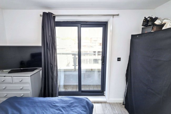 130-148A The Marlowes & Flats 1-8, 11-18, 18a - 18g, The Square, Hemel Hempstead HP1 1ER 2