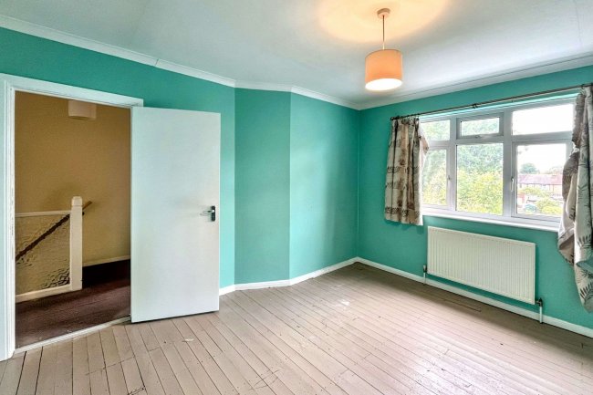 39 Lavender Road, Carshalton, Surrey, SM5 3EF 2