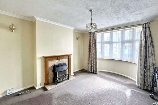 39 Lavender Road, Carshalton, Surrey, SM5 3EF 2