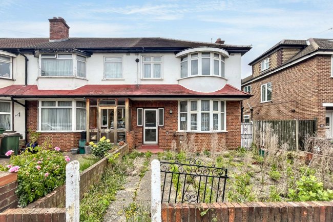 39 Lavender Road, Carshalton, Surrey, SM5 3EF 2