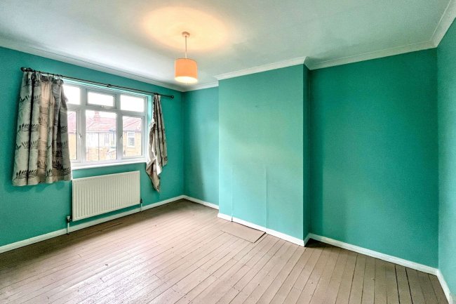 39 Lavender Road, Carshalton, Surrey, SM5 3EF 2