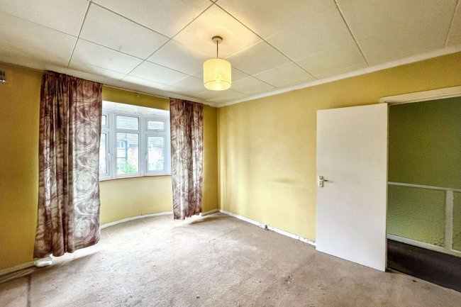 39 Lavender Road, Carshalton, Surrey, SM5 3EF 2