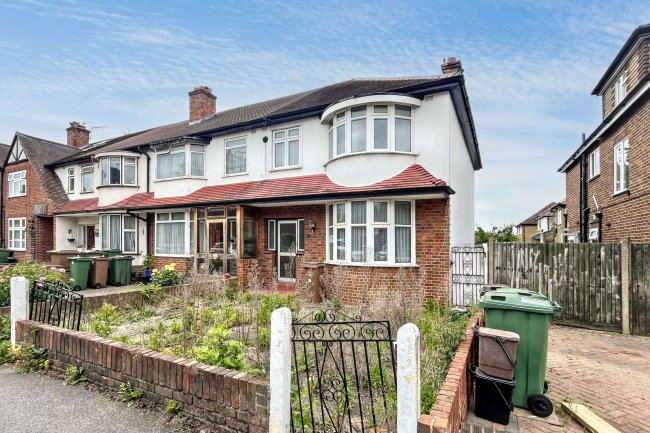 39 Lavender Road, Carshalton, Surrey, SM5 3EF 2