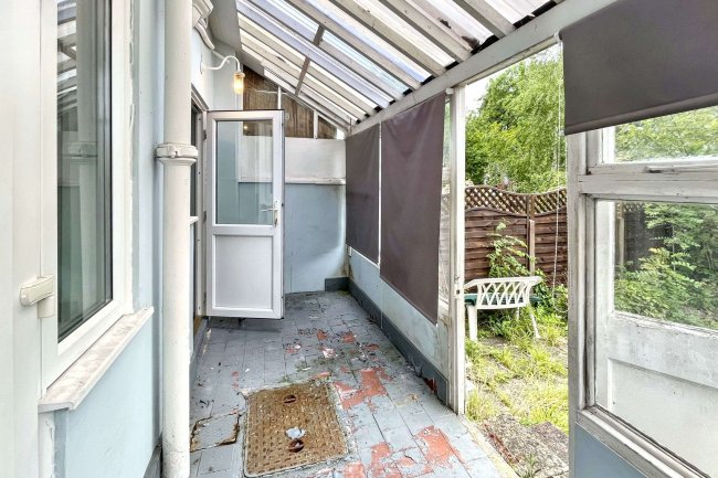 39 Lavender Road, Carshalton, Surrey, SM5 3EF 2