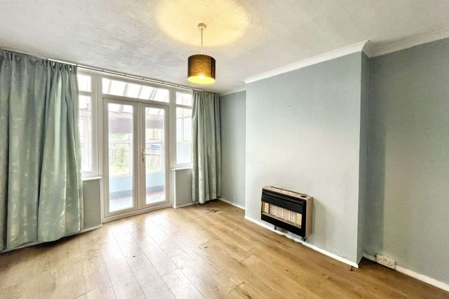 39 Lavender Road, Carshalton, Surrey, SM5 3EF 2