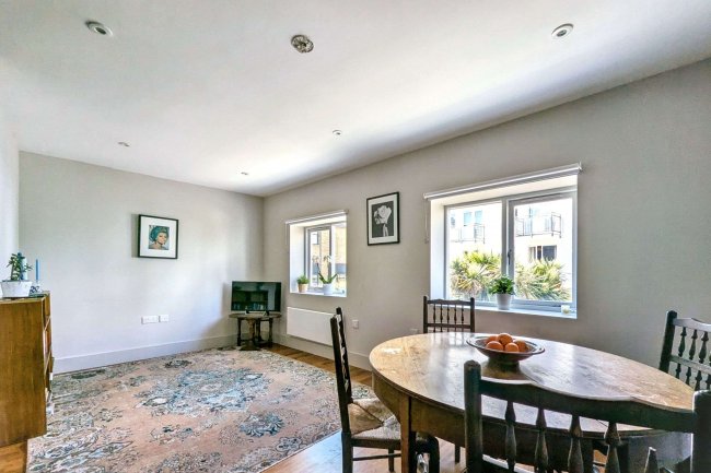 First Floor Flat, 5 Clayland's Place, London, SW8 1NL 8