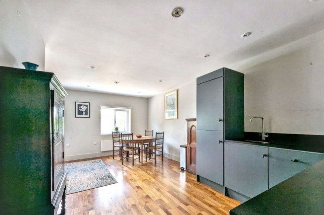 First Floor Flat, 5 Clayland's Place, London, SW8 1NL 8
