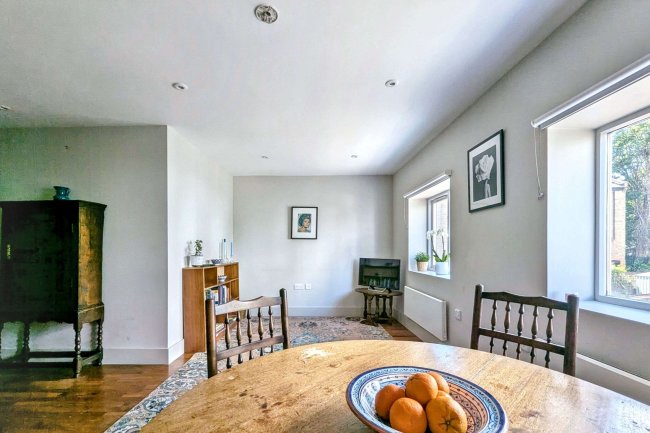 First Floor Flat, 5 Clayland's Place, London, SW8 1NL 8