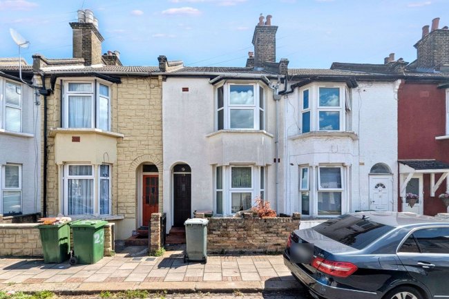 25 Swete Street, Plaistow, London, E13 0BU 4