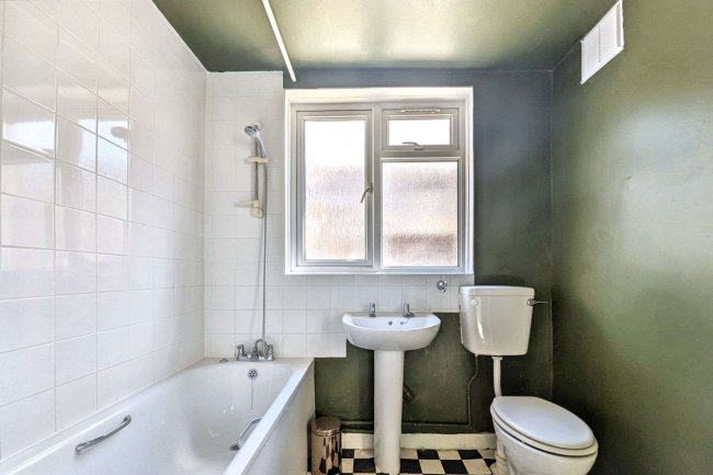 25 Swete Street, Plaistow, London, E13 0BU 4