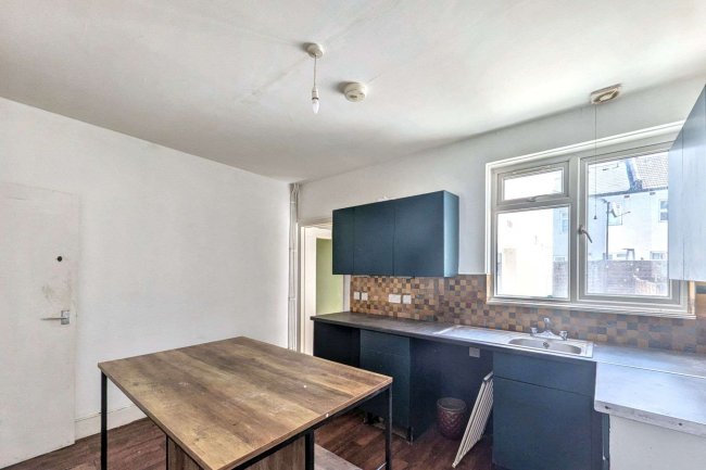 25 Swete Street, Plaistow, London, E13 0BU 4