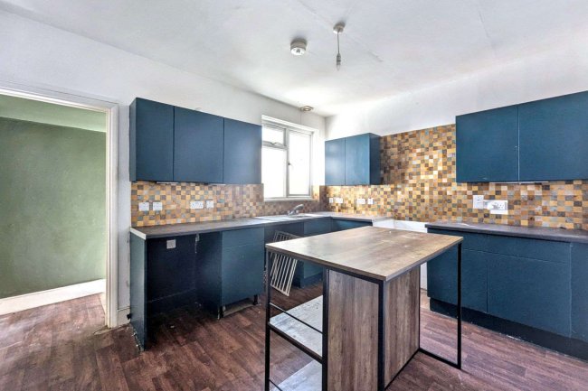 25 Swete Street, Plaistow, London, E13 0BU 4