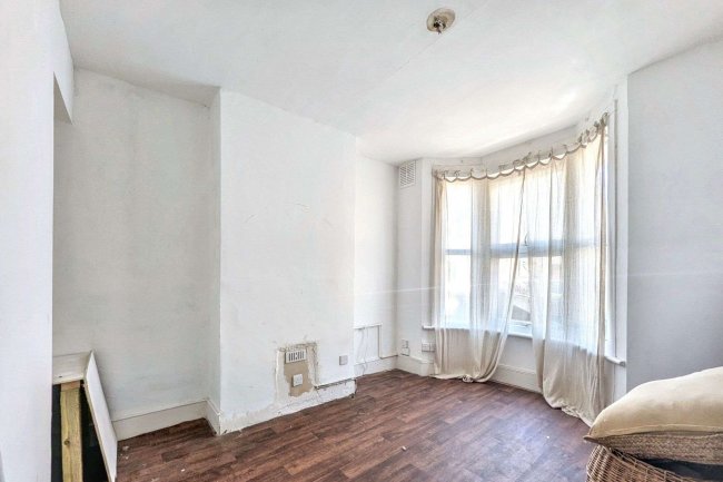 25 Swete Street, Plaistow, London, E13 0BU 4