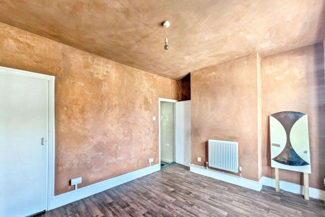 25 Swete Street, Plaistow, London, E13 0BU 4