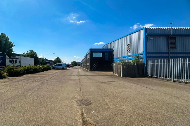 1 & 2 Rochehall Way, Purdeys Industrial Estate, Rochford, Essex, SS4 1JU 1