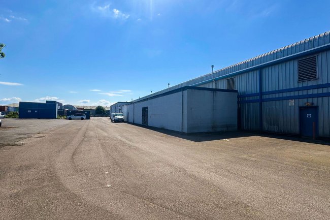 1 & 2 Rochehall Way, Purdeys Industrial Estate, Rochford, Essex, SS4 1JU 1
