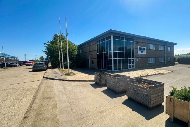 1 & 2 Rochehall Way, Purdeys Industrial Estate, Rochford, Essex, SS4 1JU 1