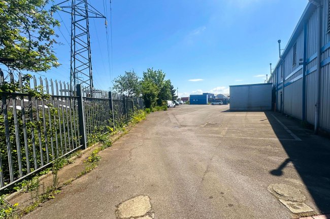 1 & 2 Rochehall Way, Purdeys Industrial Estate, Rochford, Essex, SS4 1JU 1