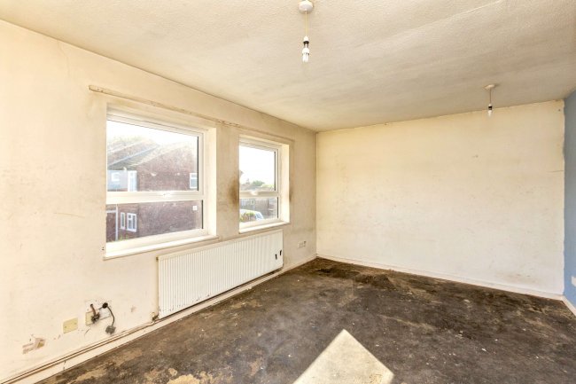 51 Plaiters Way, Bidwell, Dunstable, Bedfordshire, LU5 6JZ 1