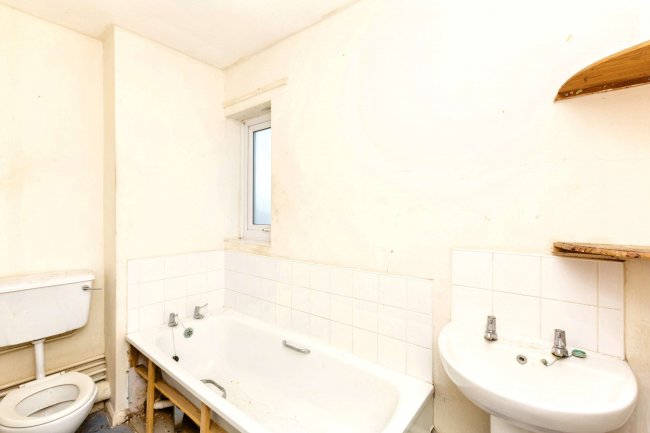 51 Plaiters Way, Bidwell, Dunstable, Bedfordshire, LU5 6JZ 1