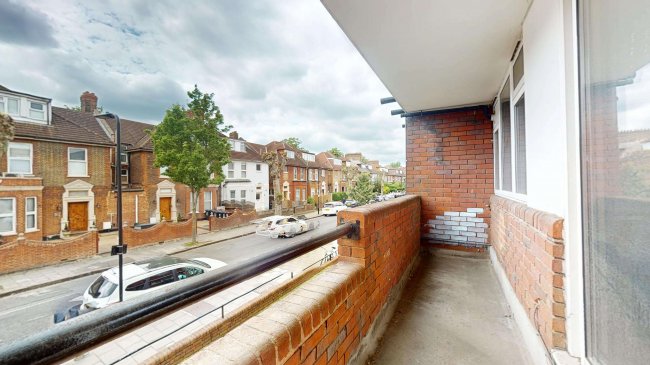 Flat F, 74 Darenth Road, Stamford Hill, London, N16 6ED 8