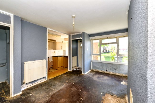 4 Wood Green Way, Cheshunt, Waltham Cross EN8 8SY 2