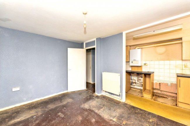 4 Wood Green Way, Cheshunt, Waltham Cross EN8 8SY 2