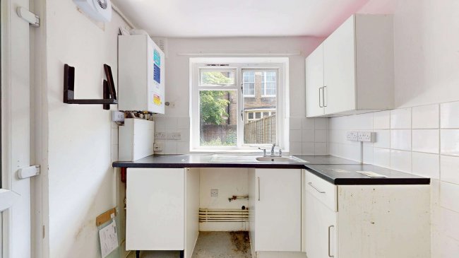 Flat A, 20 Stonenest Street, Finsbury Park, London, N4 3BA 8