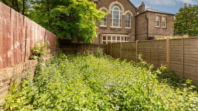 Flat A, 20 Stonenest Street, Finsbury Park, London, N4 3BA 8