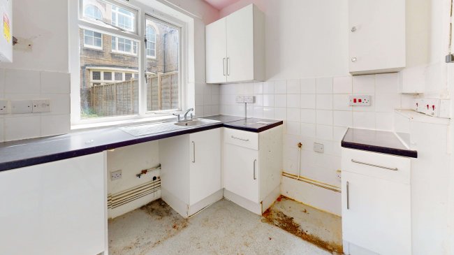 Flat A, 20 Stonenest Street, Finsbury Park, London, N4 3BA 8