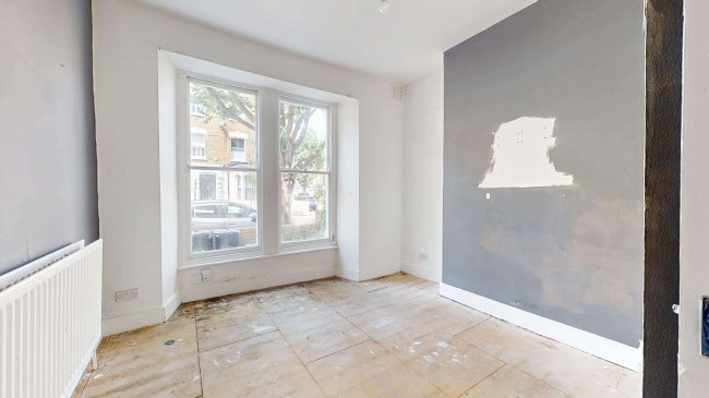 Flat A, 20 Stonenest Street, Finsbury Park, London, N4 3BA 8