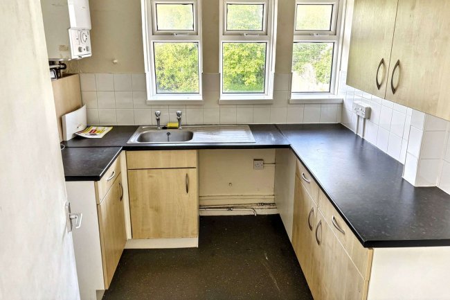 Flat A, 45 Goldings Crescent, Basildon, Essex, SS16 4RX 10