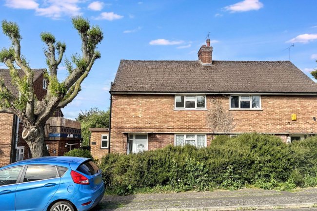 Flat A, 45 Goldings Crescent, Basildon, Essex, SS16 4RX 10