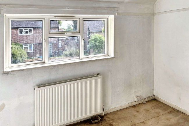 Flat A, 45 Goldings Crescent, Basildon, Essex, SS16 4RX 10