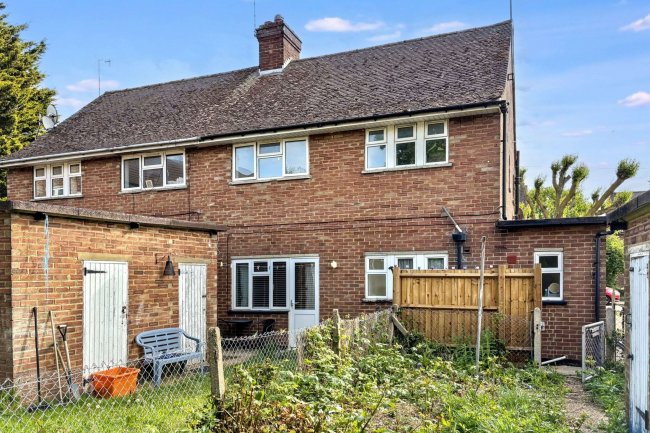 Flat A, 45 Goldings Crescent, Basildon, Essex, SS16 4RX 10