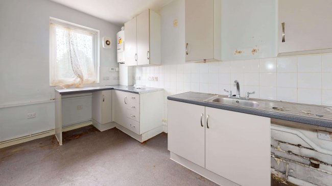 Flat 4, 79 Devonshire Road, Colliers Wood, London, SW19 2EW 2
