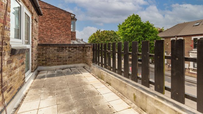 Flat 4, 79 Devonshire Road, Colliers Wood, London, SW19 2EW 2